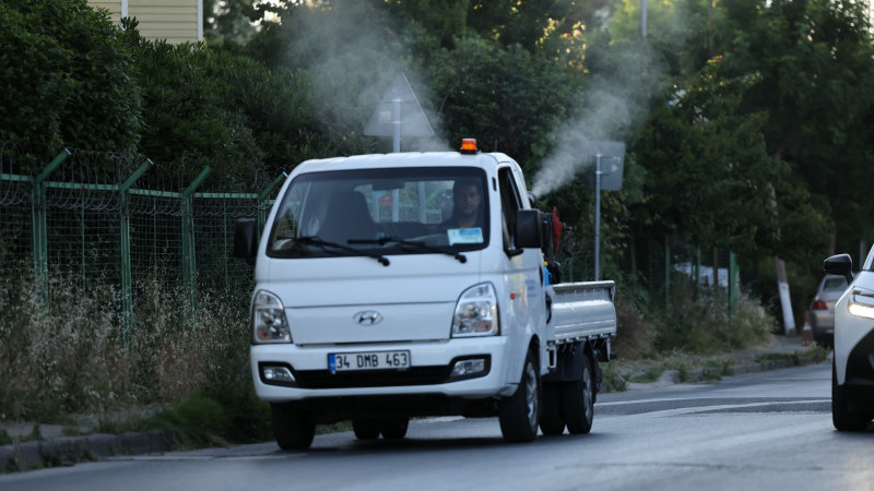 KÜÇÜKÇEKMECE’DE SİVRİSİNEKLERE KARŞI MÜCADELE YOĞUNLAŞTI