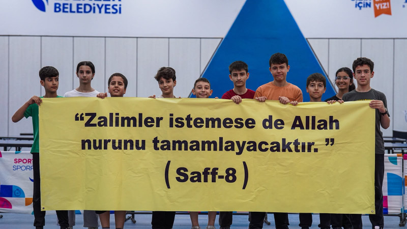 ESENLERLİ GENÇLERDEN YEDİTEPE ÜNİVERSİTESİ’NDEKİ OLAYLARA AYETLİ MESAJ