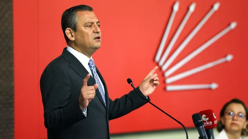 CHP'de olağanüstü kurultay için mahkemeye başvuru