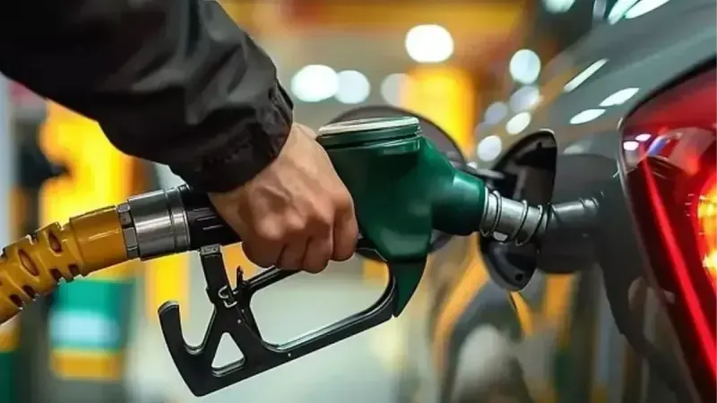 Motorinde 2,16 liralık indirim yürürlüğe girdi