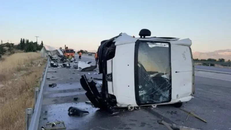 Burdur’da alkollü tır sürücüsü kazaya neden oldu: 2 yaralı