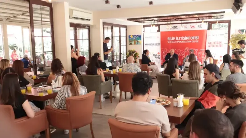Üniversitelerden gençlere “geleceğin meslekleri” rehberliği