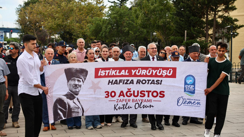 Eyüpsultan’da 30 Ağustos’a özel anlamlı İstiklal Yürüyüşü