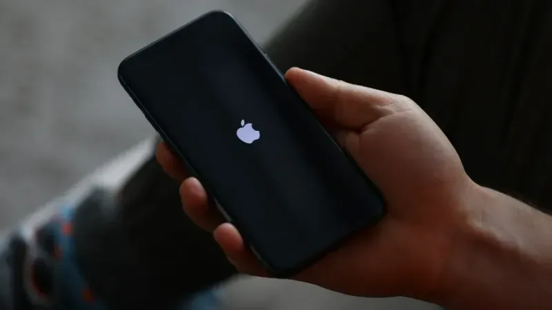 Yeni iPhone’ların ardından eski modellere de zam geldi
